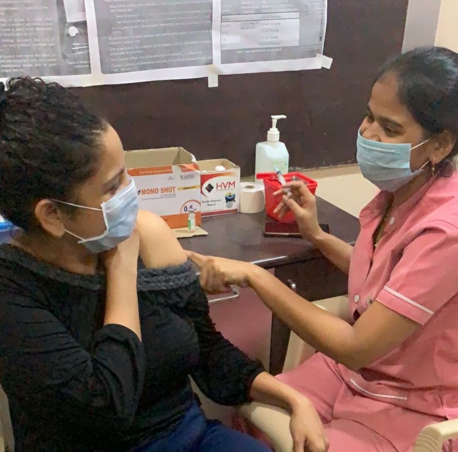 RanaAyyub's tweet photo. Second shot done. Grateful. Vaccinated https://t.co/VUFFOpvAhj