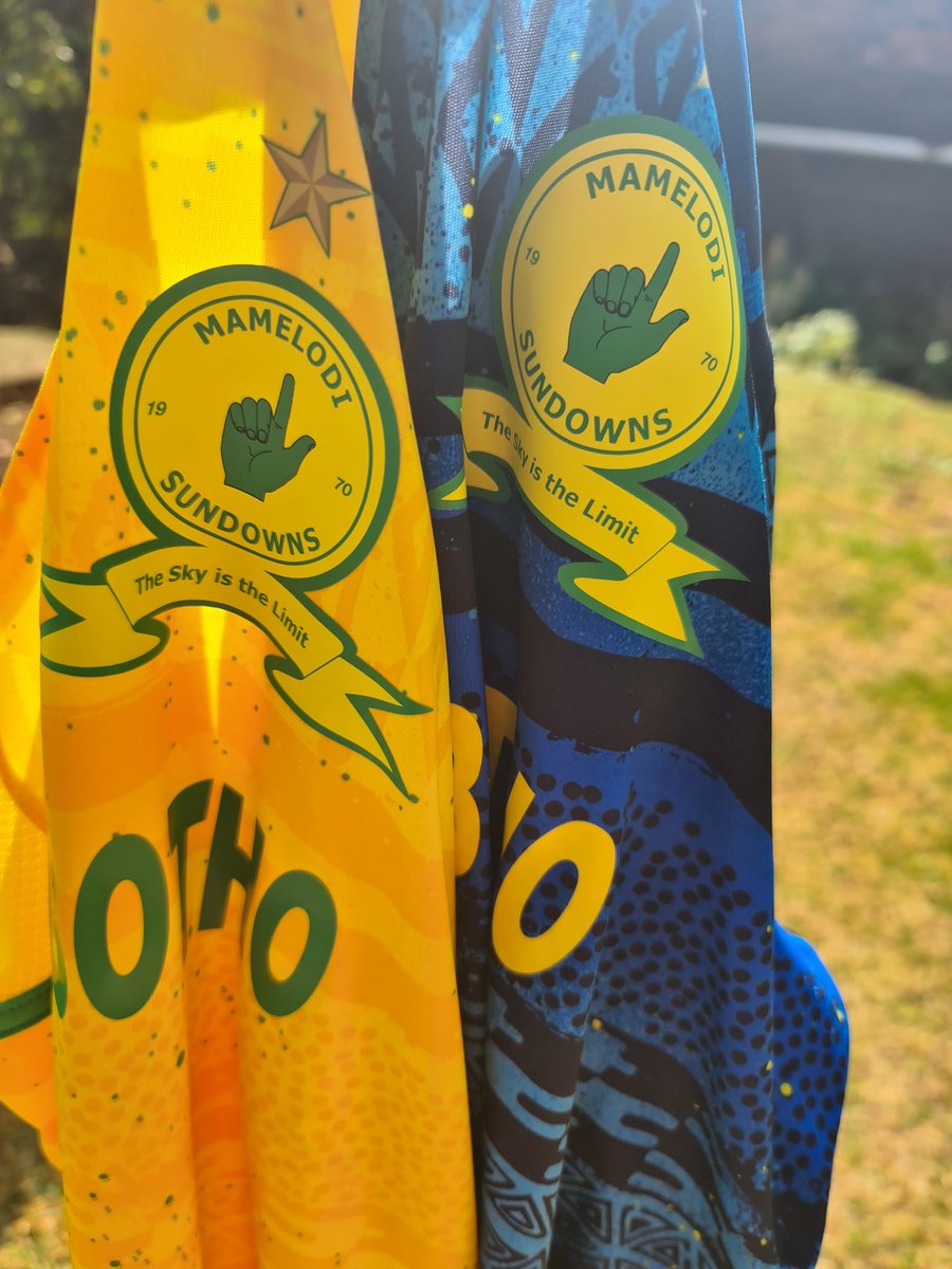 DeanoWorks's tweet photo. COMPETITION TIME!!! Win one of two @Masandawana 2021/22 kits as we celebrate the return of football. All you need to do is retweet and make sure you follow @DeanoWorks @FourFourTwoZA and @TFGSoccerClub  ⚽️ competition closes on Sunday. Goodluck to all #DStvPrem https://t.co/19aRO9Hvlp