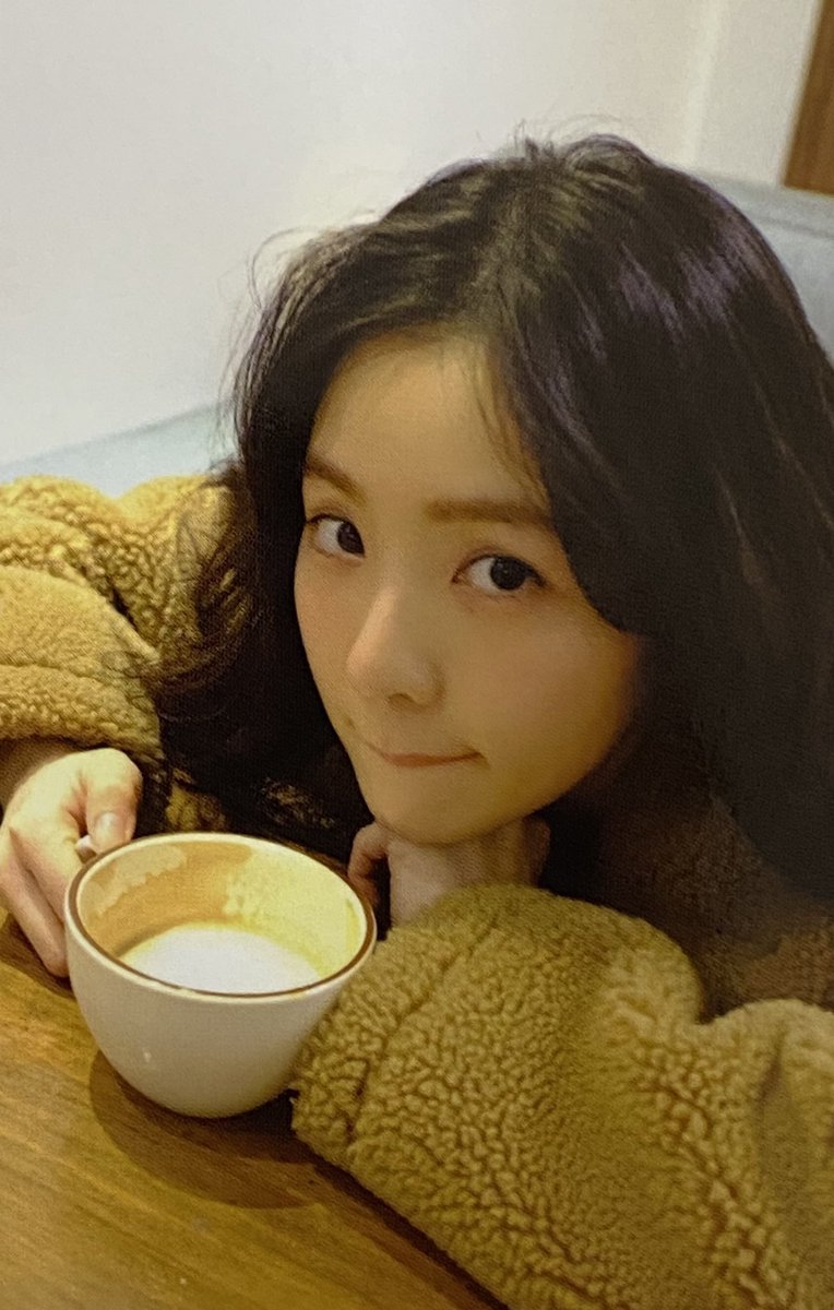seulrenefeed's tweet photo. “taken by seulgi 🥰” https://t.co/YXrwrOLhZl