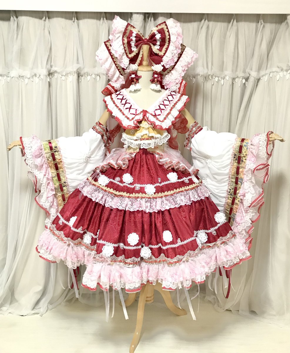 博麗霊夢のアレンジコスプレ衣装が完成しました！！ 楽園の素敵な巫女