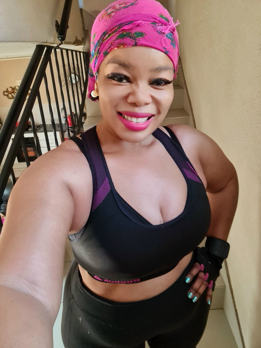 Mihlali_Gqada's tweet photo. I am VERY PROUD of myself #RunningWithTumiSole #RunningWithLulubel #running #FetchYourBody2021 #IChooseToBeActive #MorningGlory #IRun #August200KmChallenge #DONE&DUSTED #MyPrayerTim3 #ChuuuuMaRadebe #HealthIsWealth #ASlowChubbyRunner https://t.co/FlxGmyMHMd