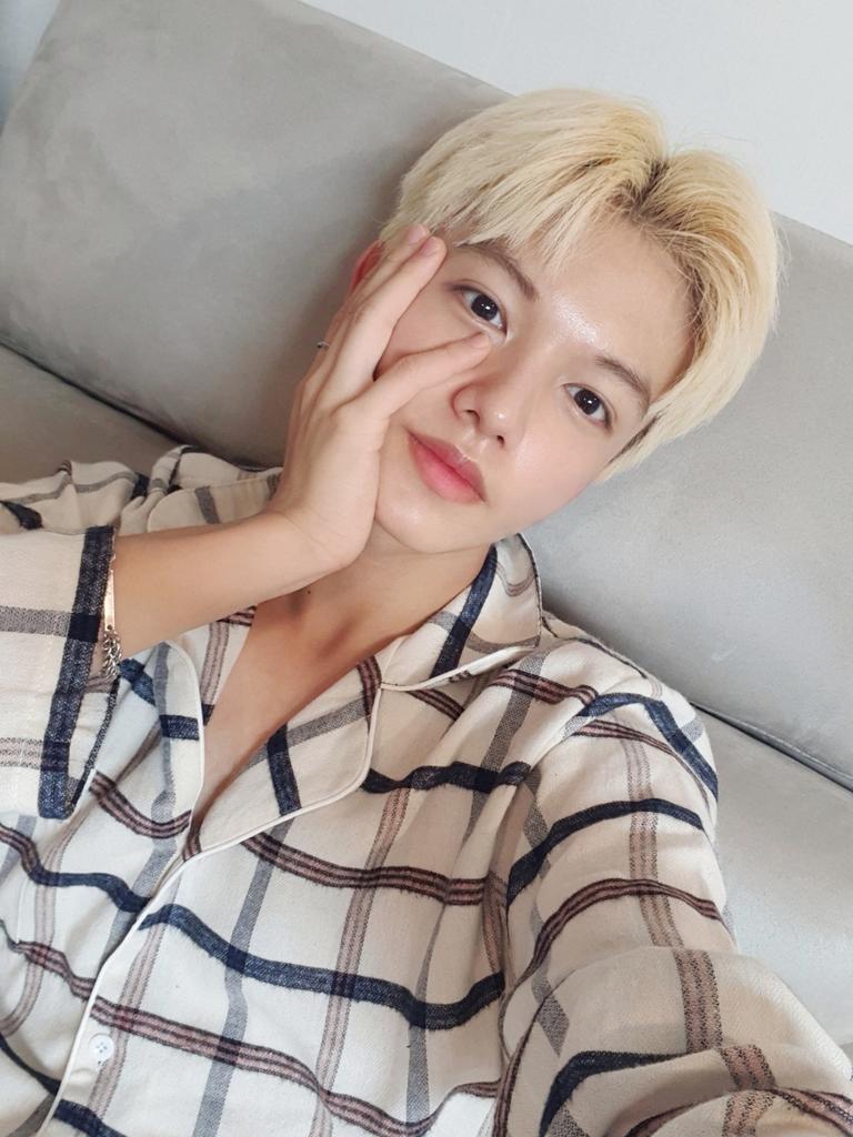 [#빛]
엘스 잘자요 꿈에서 만나요❤
#BAE173 #비에이이173
#BIT