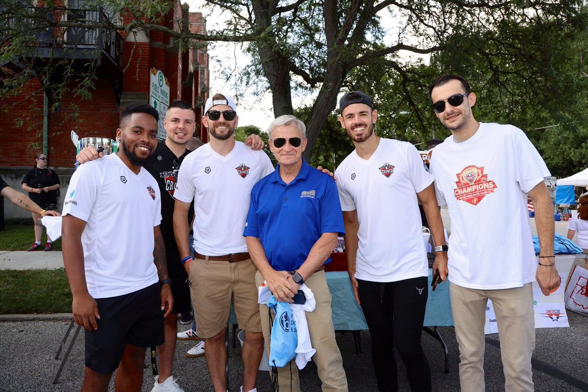 clecrunch's tweet image. Imagine a picture taken at the Annual Last Stop Festival over the weekend featuring Willoughby Mayor Bob Fiala and the @m2arenasoccer champs.😎😁

@WilloughbyDTW #paradevibes #dtw #crunchtime #4x🏆