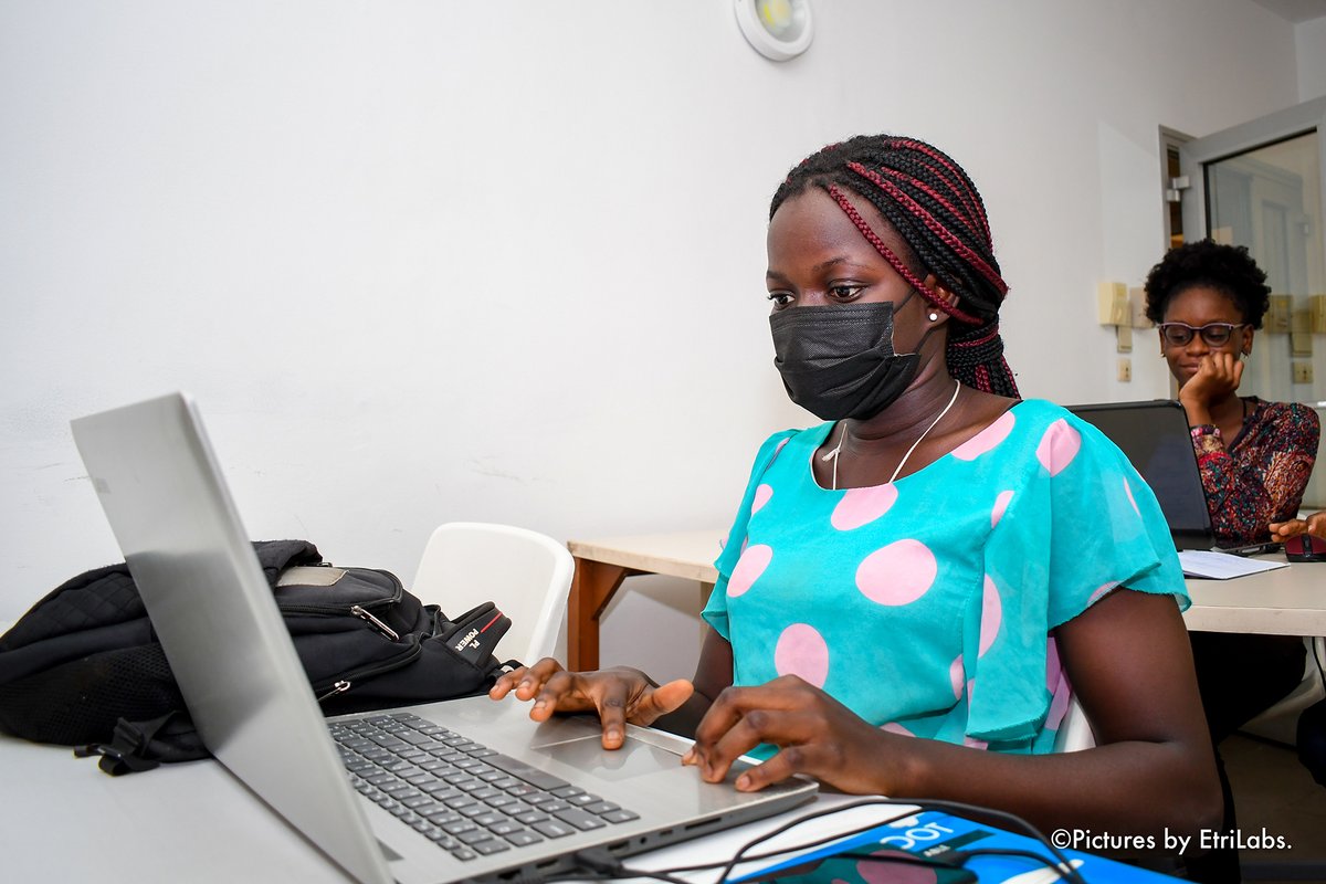 EtriLabsCotonou's tweet image. Les designers du camp #Learn2Code2021 travaillent depuis 4 jours avec l'appui de leurs formateurs sur la création de l'identité visuelle d'un restaurant, du logo à la carte de visite, en passant par les images de couverture des réseaux sociaux 😍😍
#kidcoding #wasexo #team229