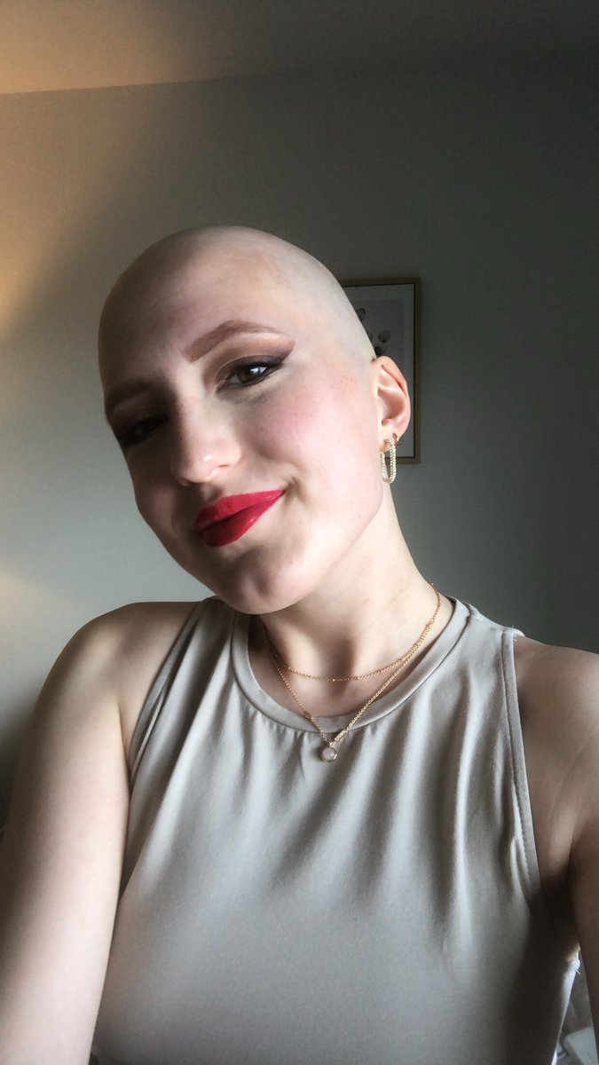 fthrt_'s tweet image. J’ai mis KO ce putain de cancer après des mois de combat, je peux enfin le dire… JE SUIS EN RÉMISSION BORDEL 😭 je suis super fière de moi et de la personne que je suis devenue