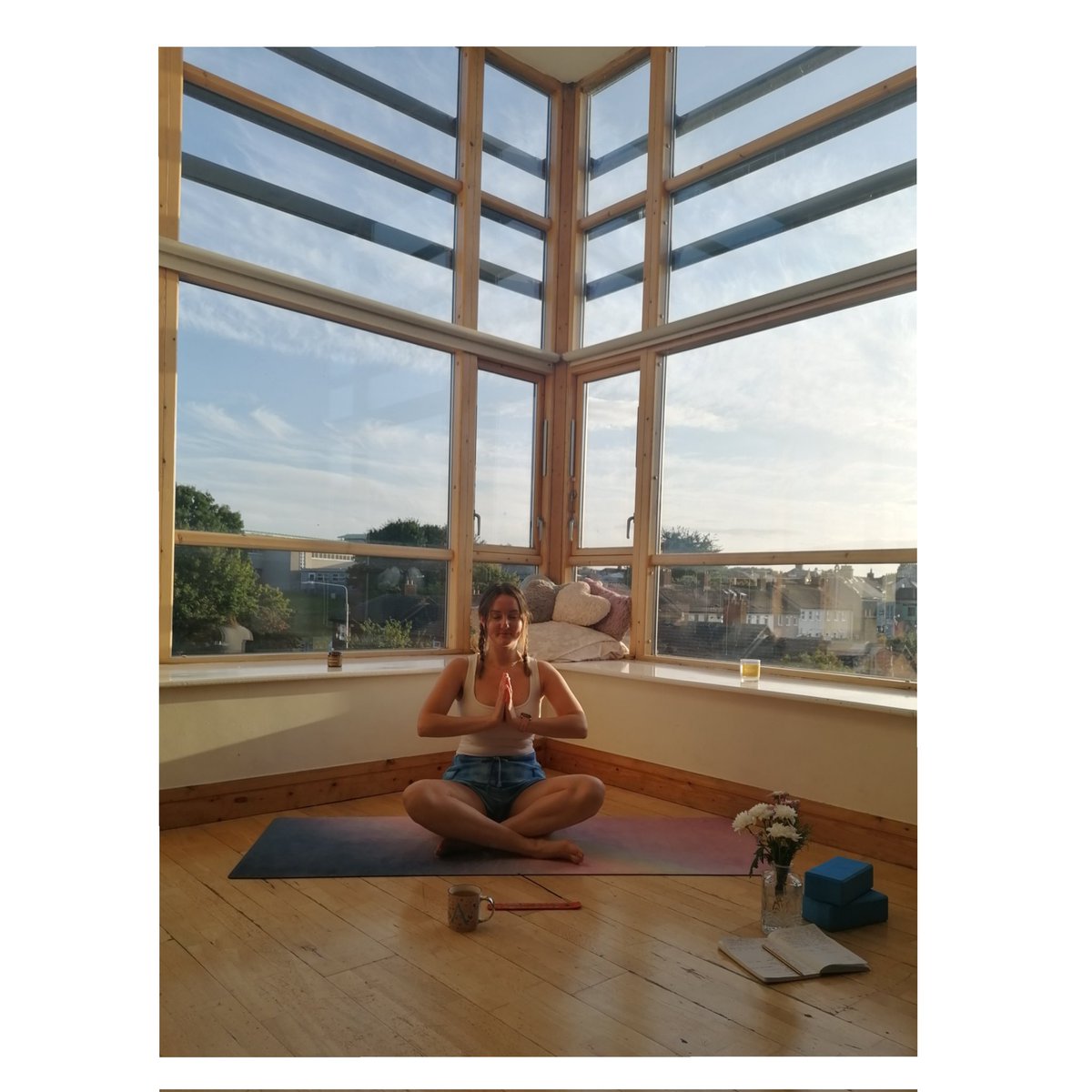Join me tonight at 8pm for a relaxed Yoga Flow via zoom, donation based and all proceeds going towards <a href="/UNRefugeeAgency/">USA for UNHCR</a> dm to book ✨💛