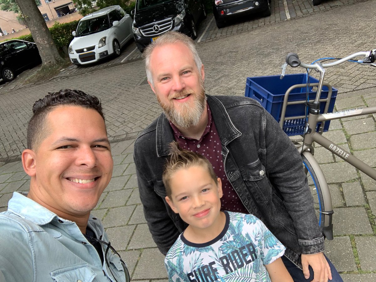 Stieffie's tweet photo. Ik kan nergens ontsnappen aan Twitter..😎

Met de vriendelijke groet van Jasper! @Yasp_NL 
#minitweetup https://t.co/9KeeToLjZZ