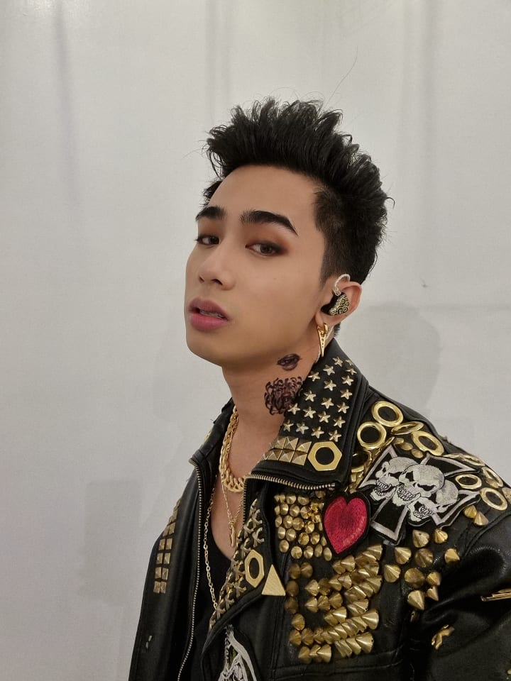 SB19Official's tweet photo. 🗓 [D-4] #SB19BackInTheZoneReplay

[#SB19_JOSH] Sharing my selfie before my solo performance 🤳

🎟 Tickets available via https://t.co/4VJt2f2the https://t.co/f3K2jgatyo