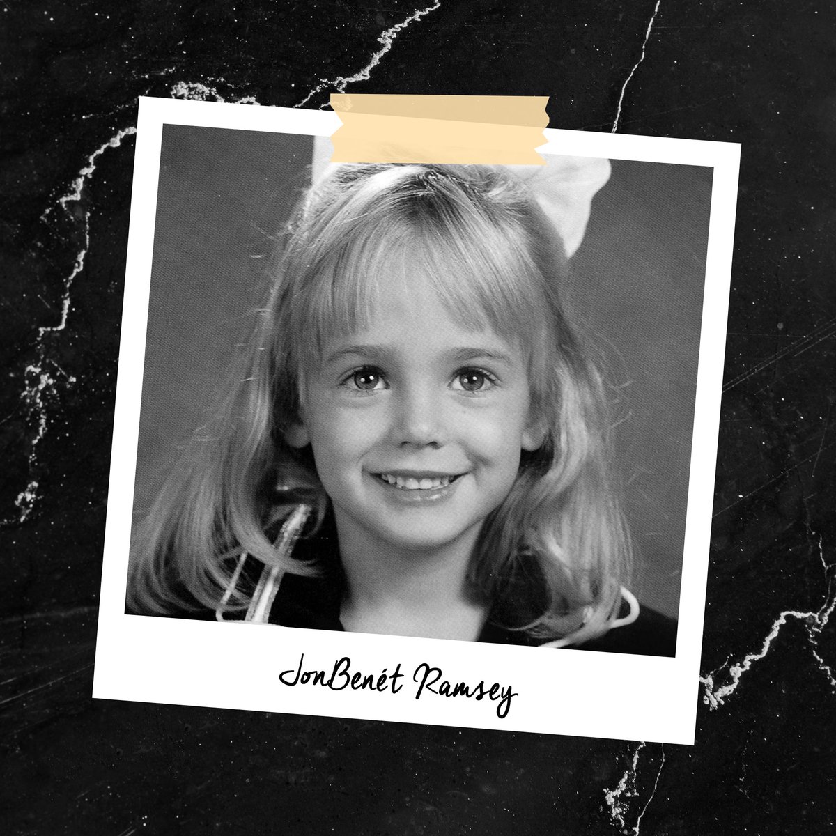 morbidezusters's tweet image. In onze allerlaatste aflevering bespreken we de moord op JonBenét Ramsey (foto 1), het jongste kind van John 
&amp;amp; Patsy. Ze had een oudere broer, Burke (foto 2). Het gezin woonde in een rijke wijk in Boulder, Colorado. Het huis van het gezin is tevens het plaats delict (foto 3)