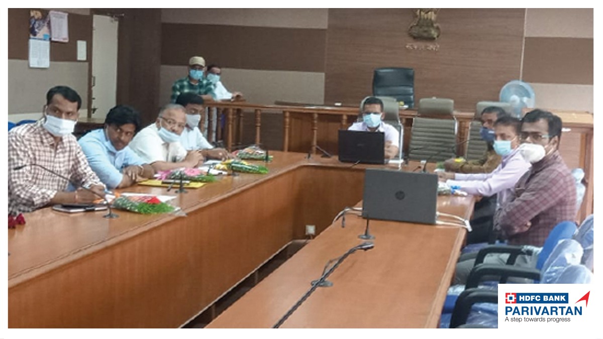 .<a href="/HDFC_Bank/">HDFC Bank</a> #Parivartan set up a meeting with the #HRDP- Koppal stakeholders, including the District Commissioner, Line departments, HDFC Bank officials &amp; BISLD-#Karnataka to discuss the activities planned to increase the income of #farmers.
NGO- #Baif
<a href="/CMofKarnataka/">CM of Karnataka</a> #HDFCBankCSR