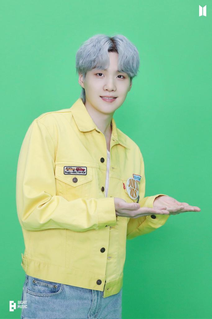 KwelangM's tweet photo. SUGA💜

#BTSSUGA https://t.co/KLq8FloE9L