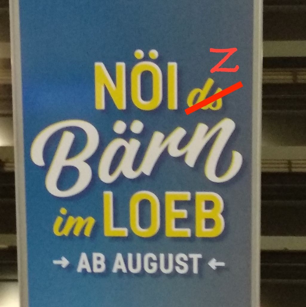 berndeutsch's tweet photo. Oje, mit unseren Schreibempfehlungen wäre das nicht passiert! | https://t.co/IaysbWHGFC | #berndeutsch #schreiben #schrybe #werbung #mundart #lidl #loeb #bern https://t.co/GZcRHGg1o9