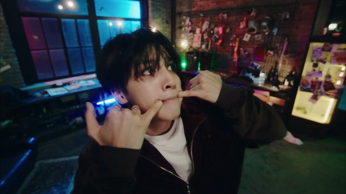 picstagon's tweet photo. #CerberusIsOut #펜타곤 
#펜타곤막내즈_케르베로스_가자 https://t.co/dx2x98rjWC