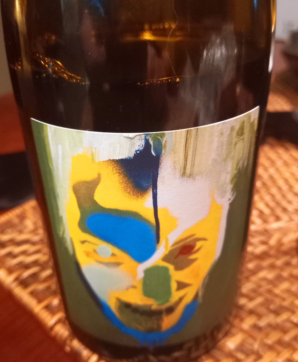 peterpanwine's tweet image. It's World Pinot Noir Day, right? Dr Edge Tassie Pinot Noir 2018 #peterdredge #tassiepinotnoir #worldpinotday