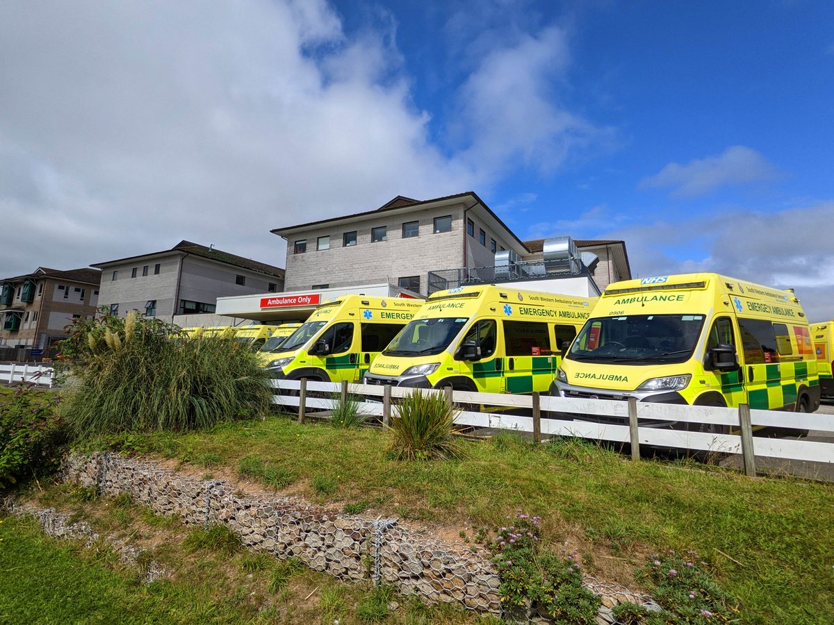 #HelpUsHelpYou is the message as emergency department is so busy 'it's like New Year every day'. If it's not a genuine 999 emergency call your own GP or contact 111.

royalcornwall.nhs.uk/call-from-ed-t…