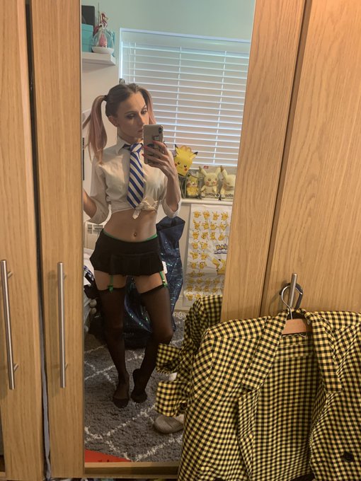 Shooting customs today! Finally getting back on top of my to do list https://t.co/sMHvHvSVFX