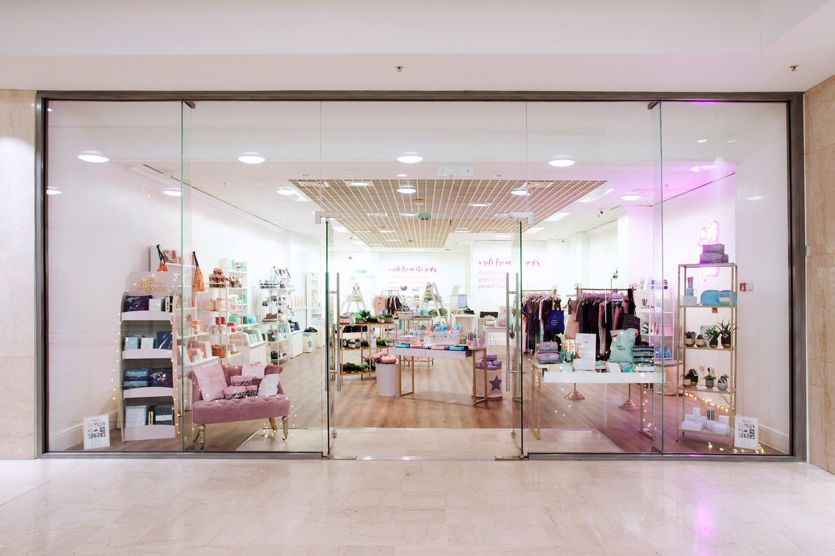 Welcome to our new store at The Broadway Shopping Centre, Bexleyheath 🍾🎉👛

#bexleyheath #bexley #shoplocaluk #shopsmallbusiness #agiftfromthegods #newshop