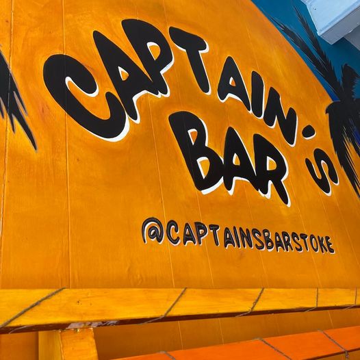 community_cast's tweet photo. Tune into The Community Inn on @ayupduckradio , 12-2 this Friday. We'll be chatting to founder the Captain's Bar, Hanley, Ash Wall and catching up with artist @nousclooney and Heritage and Learning manager  @Becca_192 about this weekend's community event @Middleport_Pot  🎙📻🎨🍹 https://t.co/kI6fRVglOQ