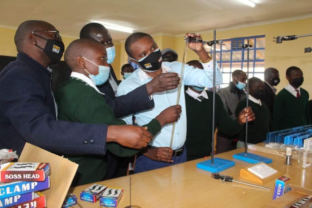 KuriaKimaniMP's tweet photo. A well equipped science lab in all our day secondary schools is slowly becoming a reality. Kapsita Sec. School will now have a Chemistry and ICT Lab courtesy of our partners, Build Africa: and a Physics lab funded by @NGCDF_Kenya Molo. #KuriaKimaniDelivers https://t.co/vcowffbv1Q