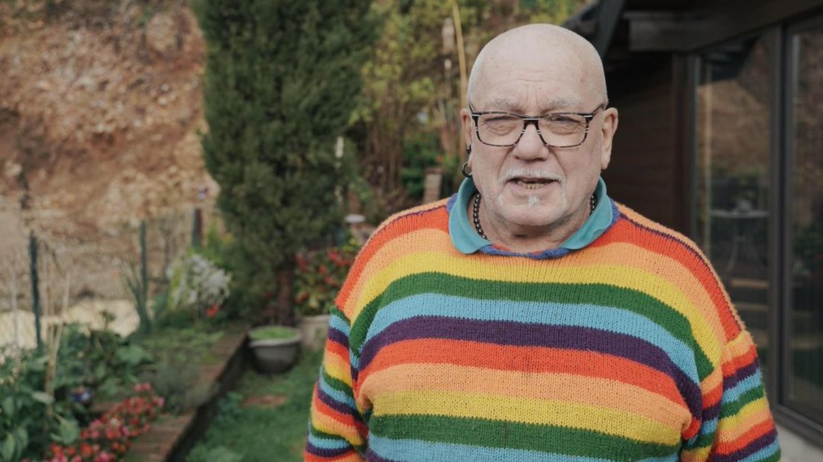 Dans notre lettre cette semaine, notre rencontre avec Jacky, 72 ans, qui vit le grand amour avec Damien ✉️ mailchi.mp/883c720b9bee/j…
<a href="/lecoindeslgbt/">Le coin des LGBT+</a> <a href="/actupparis/">Act Up-Paris</a> <a href="/lerefuge/">Fondation Le Refuge</a>