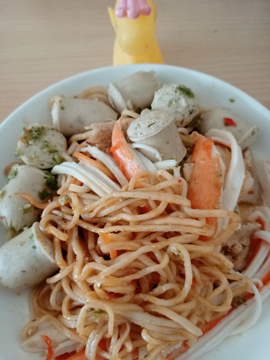 ทำกินเองแบบบ้านๆ 
เป็นคนสะอาดสะอ้าน 
ร้องเพลงได้บ้าง 
รับไว้พิจารณาซะคนนะคะ 🤭
วันนี้อยากทานเผ็ดส์ส์ มาทานด้วยกันค่ะ😋