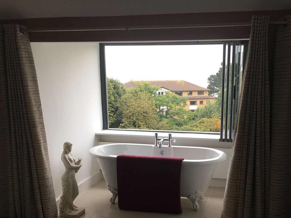 More #jobopportunities in #Luton-based company:
We require service engineers / installers for our innovative slide-pivot doors. 

See all our #vacancies here: sunseekerdoors.co.uk/home/about-con…