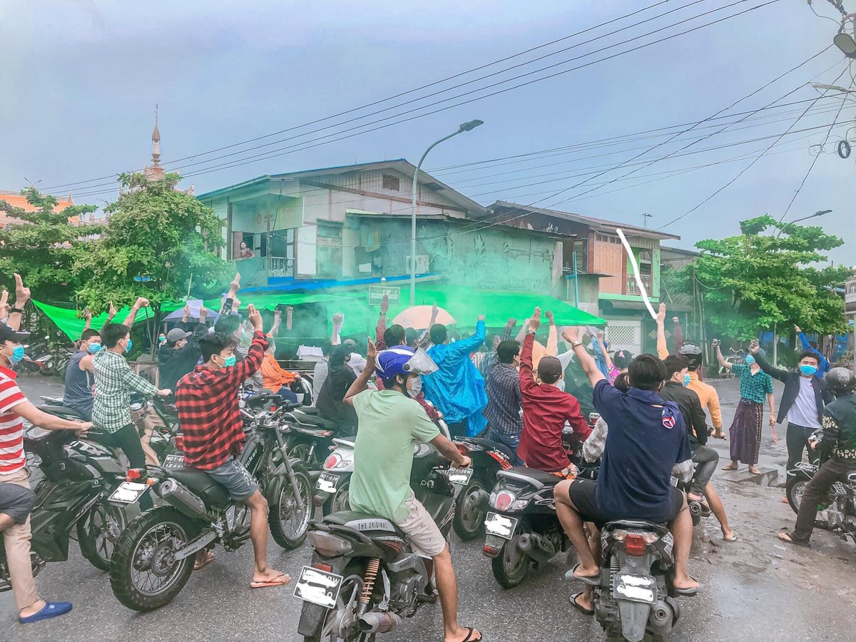 KayZinOo19's tweet photo. 18.8.2021 Mandalay Based Mass Strike took to the streets and protest against the military dictatorship despite the difficulties. 

SIGN THE PETITION FOR NUG
#Aug18Coup 
#WhatsHappeningInMyanmar https://t.co/CEZnyO5o0O