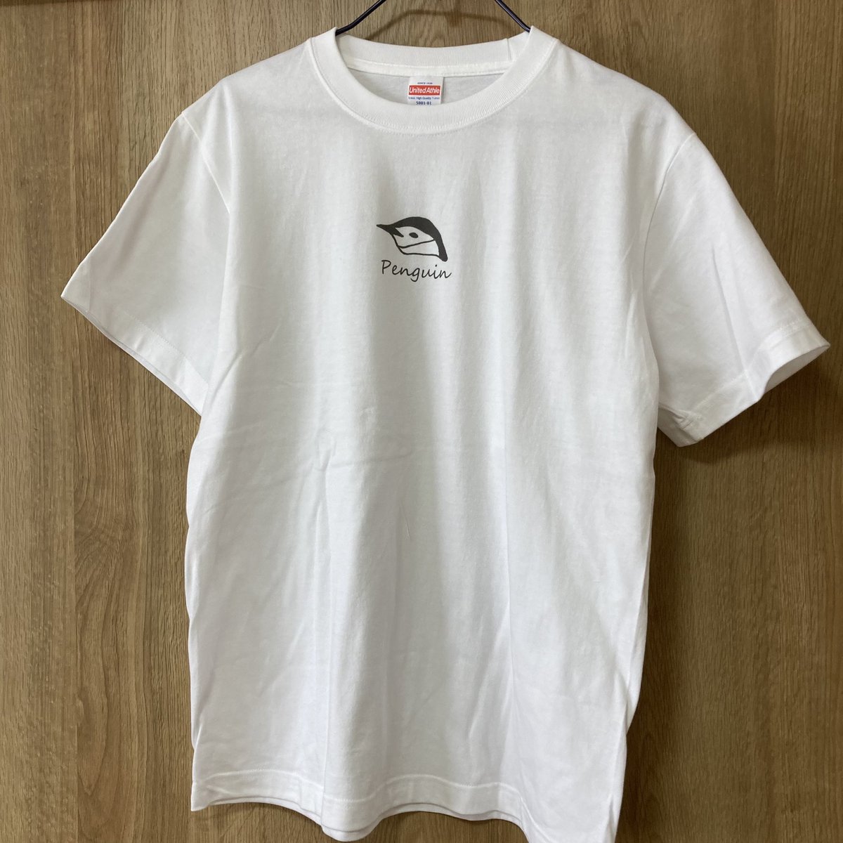 ট ইট র ゆずぽんず ブランドロゴ風なヒゲペンギンtシャツ 胸元にちょこんとヒゲちゃんがいます 購入前はしばらくエンペやキングヒナとも迷いました T Co Ns1fo0fzqe Suzuriで買ったもの見て T Co F3aa2lymhc ট ইট র ゆずぽんず ブランドロゴ風なヒゲペンギンtシャツ 胸元にちょこんとヒゲちゃんがいます 購入前はしばらくエンペやキングヒナとも迷いました T Co Ns1fo0fzqe Suzuriで買ったもの見て T Co F3aa2lymhc