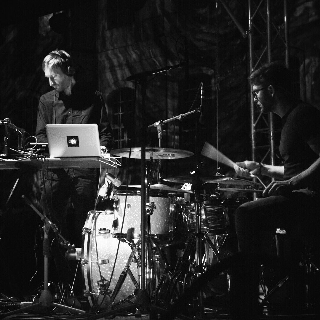 Although we staged the film concert “The Phantom Carriage” for the 3. time, the preparations were very tough. We keep tinkering with it, the music evolves before each performance. The film music became ORWO. And ORWO is now having an effect on the film music again. Panta rhei.
