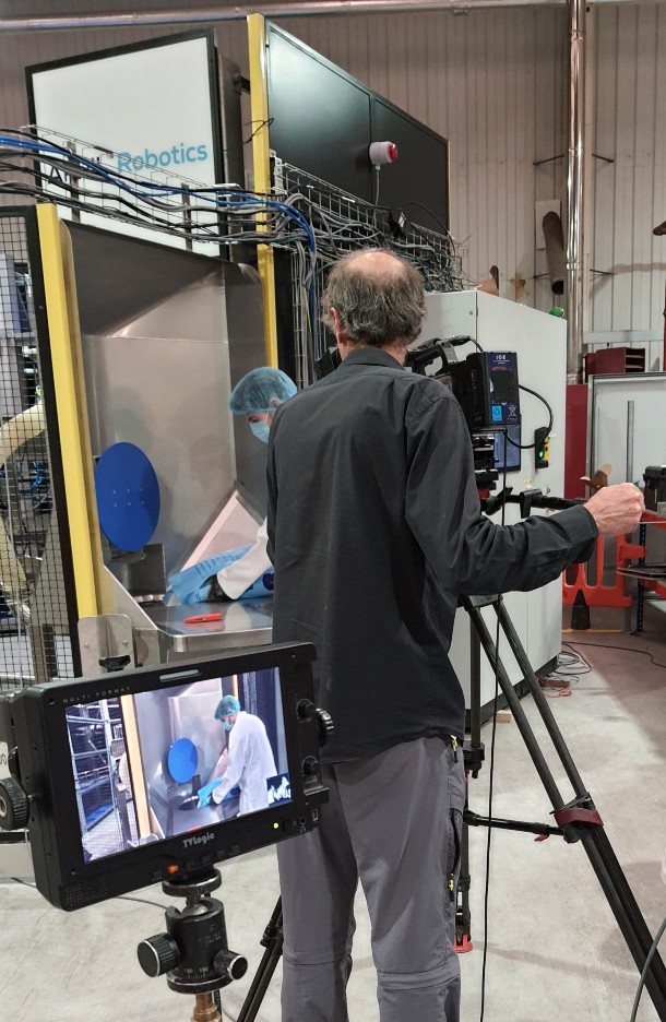 OALgroup's tweet image. Our latest #video is coming soon so keep your eyes peeled! In the meantime, here&apos;s another sneak peek behind the scenes, featuring the wonderful Jamie Mallett!
#APRILRobotics #materialhandlingequipment #healthandsafety
@CamFilmWorks