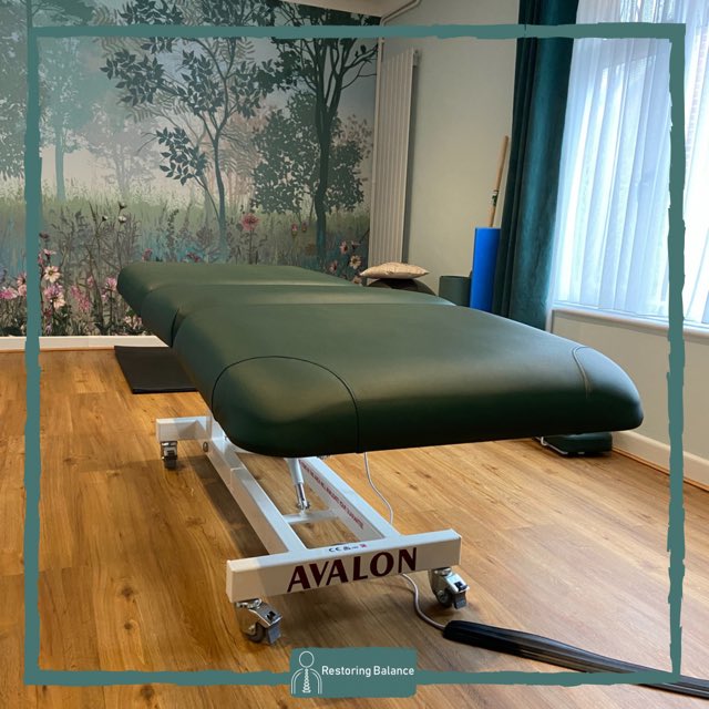 Avalon Multi-Flex 3 Deluxe featuring extended back section. Fitted with hunter green cushions. Size 30" wide x 4" deep, including  1" memory foam topper. Happy New couch day 💚#restoringbalance #British #bespoke #memoryfoam #avalon #electric #massage #therapy #couch #comfort