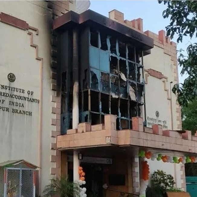 jaipur_help's tweet photo. Massive fire ๐ฅ broke out in Jaipur Branch of CIRC of ICAI yesterday night due to short circuit
๐จ๐ณ
Via - CA Study Portal
#jaipur #jaipurmedia #jaipurhelp #jaipurnews #rajasthannews @jaipurhelp https://t.co/ToPIOCaQE5