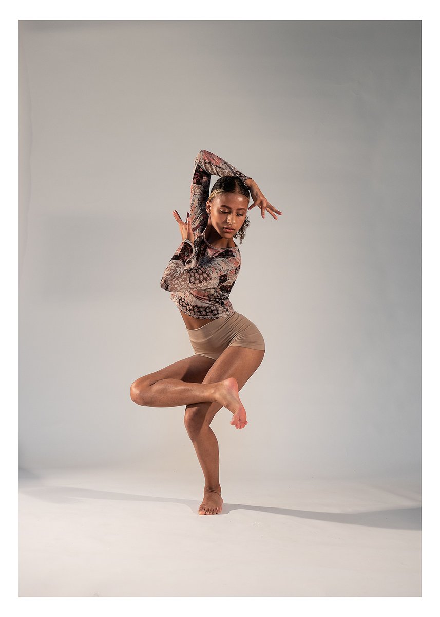 rambertschool's tweet photo. We are delighted to celebrate Rosanna who is joining @BalletBlack as their first #BBTrainee We admire how BB constantly bridges gaps in dance especially through creating accessible, paid roles for students in the wake of the pandemic. Congratulations Rosanna!
Photo: Kat Collings https://t.co/aNAULybM9o