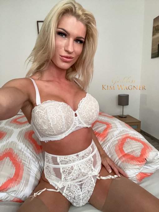 Just me 😇🤍🥰 https://t.co/wMaRusVCRl