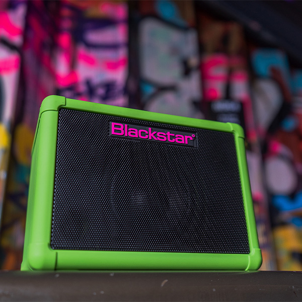 umeunionmusical's tweet photo. Nuevos amplificadores COMBO Blackstar Fly 3, en Neon.🔥 
[Ya disponible en nuestra web y tiendas físicas]👇
https://t.co/xfwLRWA89Q

@Blackstaramps #blackstar #fly3 #amplification #unionmusical https://t.co/5cLFIxtzAJ