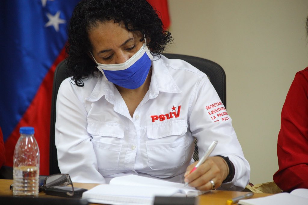 #EnFotos 📸📸 
Secretaría Ejecutiva del PSUV desarrollamos reunión / vídeoconferencia con los  equipos políticos municipales del país para continuar avanzando con la agenda de trabajo y líneas de acción en la organización política.  VENCEREMOS 

#EpaPSUV2021