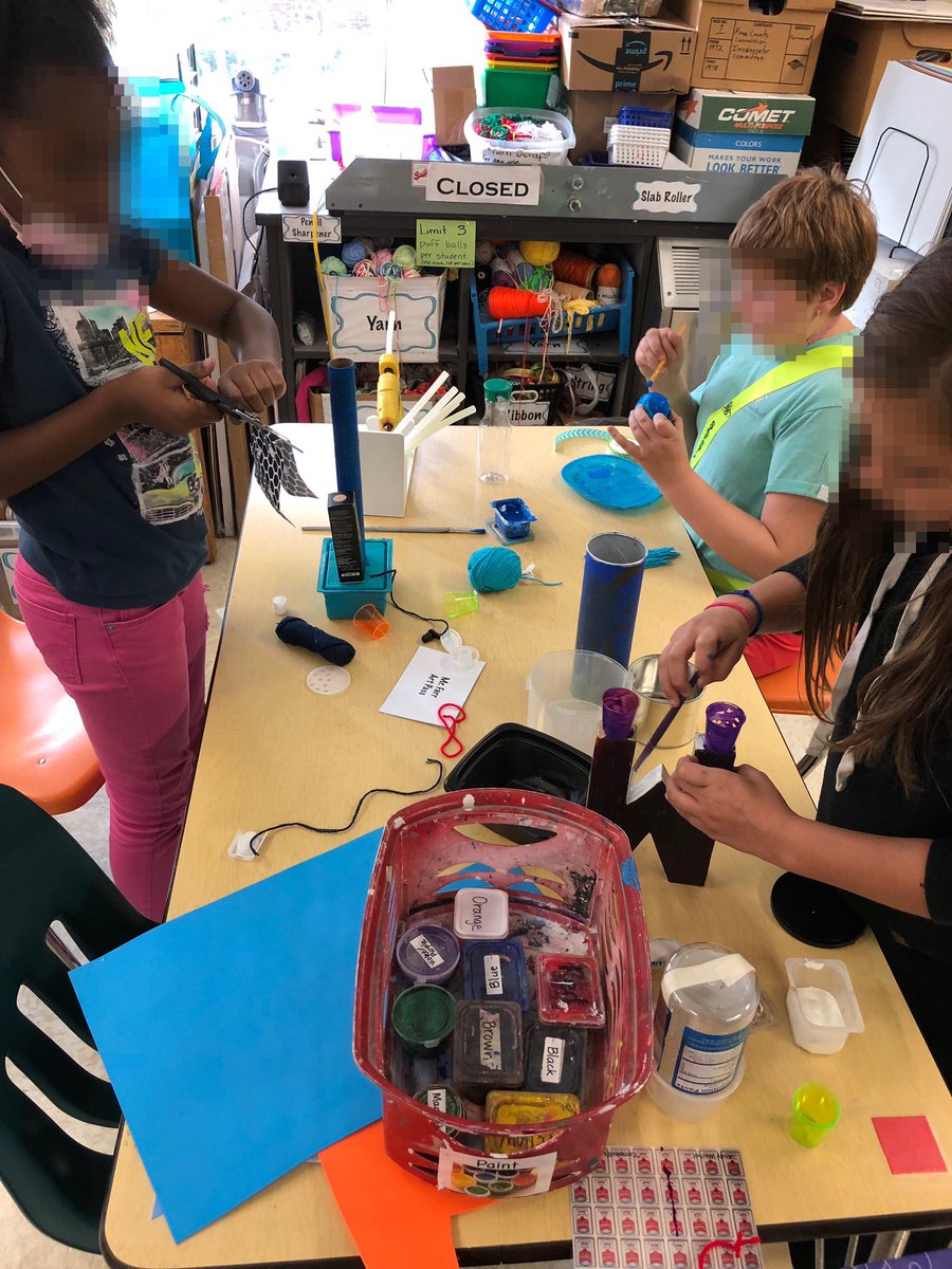 JoAnnGusta's tweet photo. One of my favorite times of the day—student studio time!! Love watching them create ❤️ #studentchoice #KCSFineArts https://t.co/K20fH4LYJf