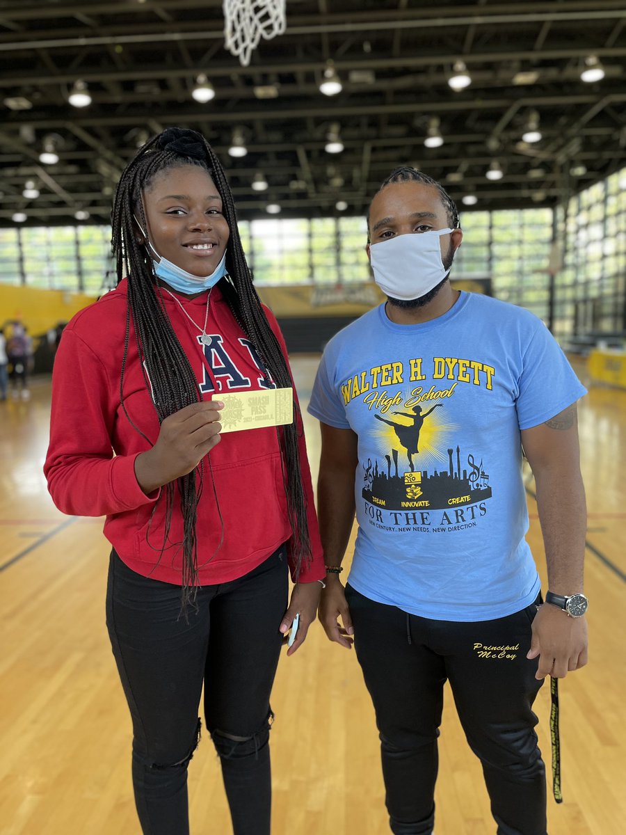 theprto's tweet photo. Welcoming back students at Dyett with @LyricaLemonade gear &amp; @thesummersmash golden tickets  🎫 #BackToSchool #PepRallyTakeover https://t.co/1IkoCo4ZkI