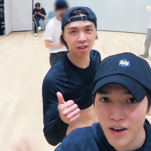 คะ!!เทอ!!! ㅠㅠㅠㅠㅠㅠㅠㅠㅠㅠ กุสิ้นพี่จอห์นเปิดแพคอีกแล้ว ขอบคุณพี่แทยงที่มาบังไว้ชีวิตเมียหน่อย ㅠㅠㅠㅠㅠㅠㅠㅠ