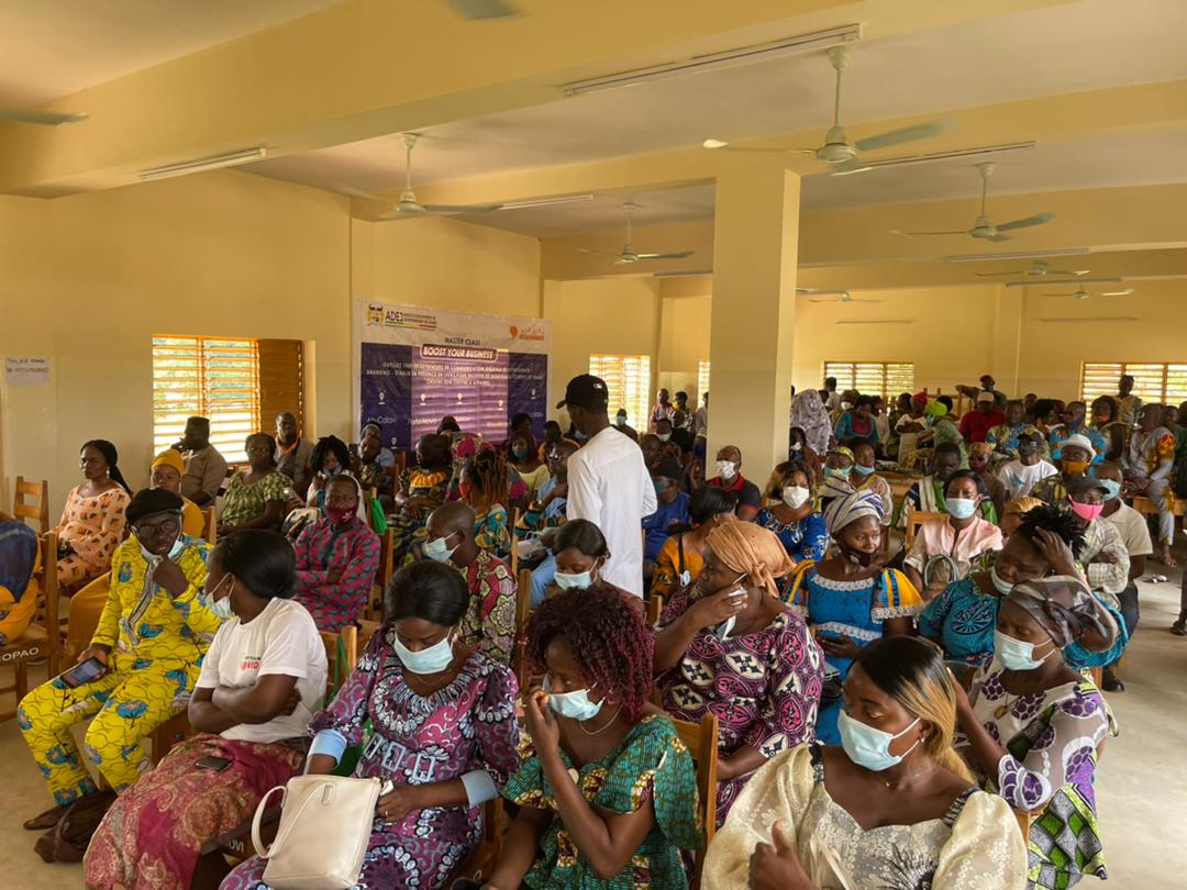 adejbenin's tweet photo. Outiller 1000 entrepreneurs en Communication digitale : l’étape de #Ouidah a été une grande réussite

Mardi 10 Août 2021, nous étions au centre d’orientation COPAO aux côtés de la population Hxuéda afin de partager avec elle les bonnes pratiques en communication digitale.... https://t.co/YXh4GPZsaj