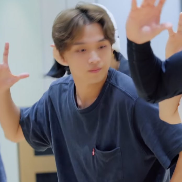 haeshyucks's tweet photo. barefaced haechan is very attractive https://t.co/OdKsklcJHI