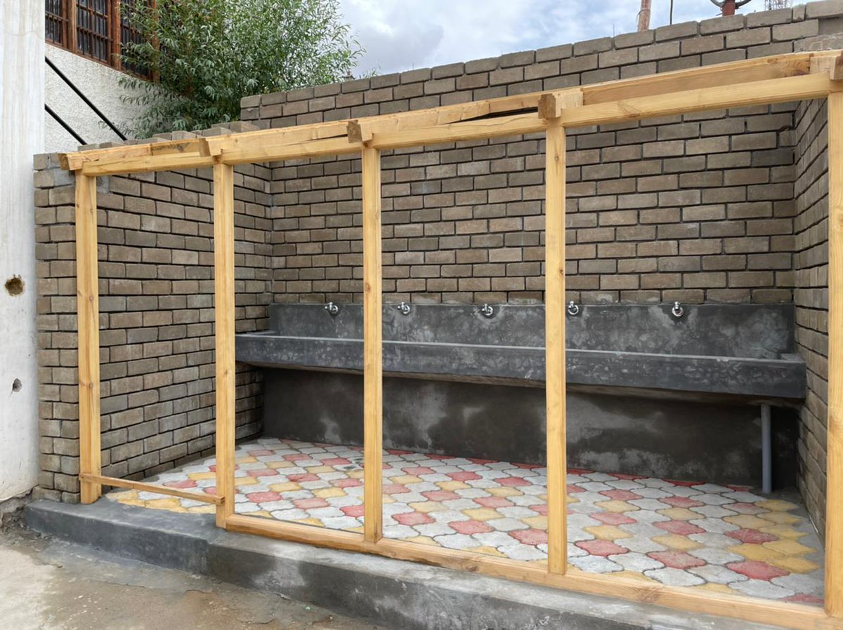 ledegladakh's tweet photo. The Hand Wash Facility is being built as a part of the HANSA-FLEX project at Govt. Girls Higher Secondary School, Leh, Council Model School, Sakti and Govt. Higher Secondary School, Khaltsi. 

@LAHDC_LEH @DC_Leh_Official  #LEDeG #HANSAFLEX #liveableleh #HandWashFacility https://t.co/Cuse6b1Qc4