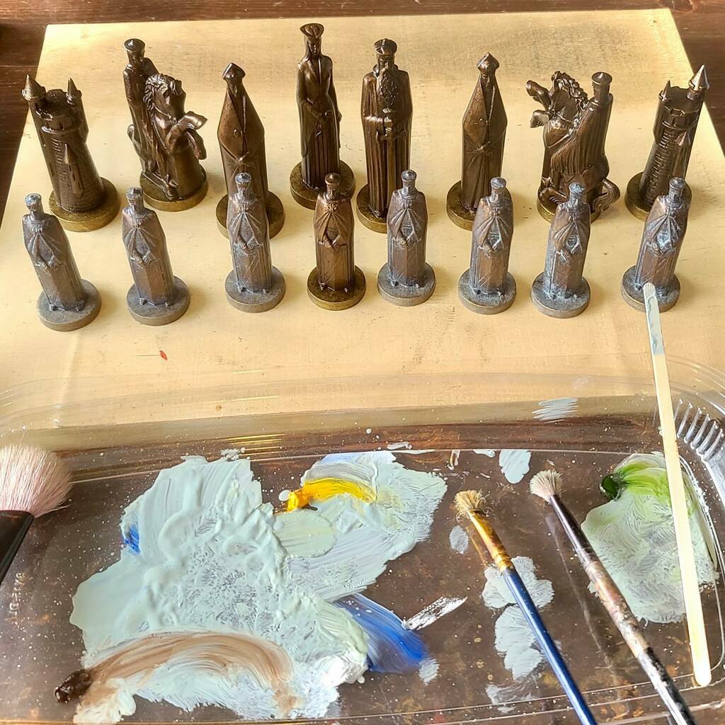 thechessschach's tweet image. On the Schach table today: The Ganine set receiving an aged bronze ‘verdigris’ patina. WiP
#customchessset #chess #bronze #patina #thechessartist @bashpartridge instagr.am/p/CStsVYErUOH/