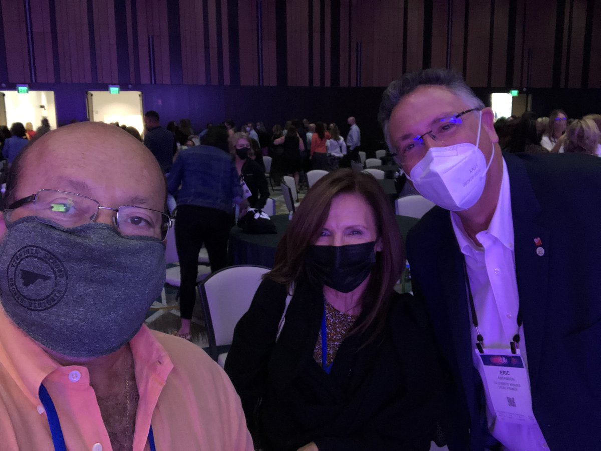 echaillo's tweet photo. The “social animal” nature we all posses (maybe in different %s) was evident last night as we reunited with all our @MaritzGlobalEvt clients, friends and partners in the opening session and reception. I loved the “first day back to school” analogy from Steve Maritz! #NEXT4Events https://t.co/QdZ815trdC