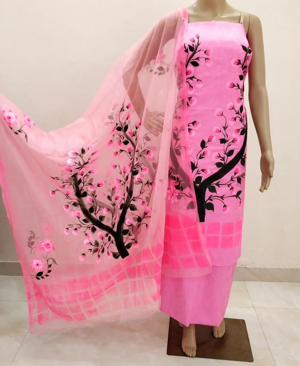 vpunnjab's tweet photo. HandPaint Suits
- Zam Silk 5 Meter Fabric
- Top Bottom Same color
- Organza Dupatta
For More Visit https://t.co/aC08jCyPoY
#handpaintsuits #punjabiweddingdress #preweddingshoots #pearllehnga #gottapattiwork #perfectquailty #handworkdupptta #patialasahi #handworkembroidery https://t.co/w5zHETNvDn
