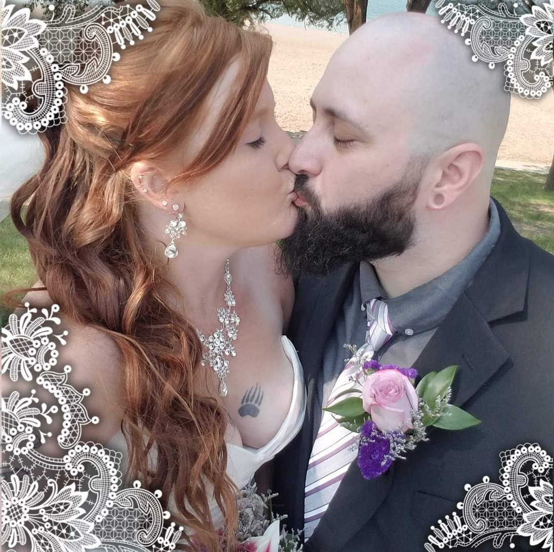 Lexiizzie818's tweet photo. 🥰💍❤I love you so much handsome! Happy 3rd wedding anniversary! And the big decade together! Here's to many more 😍😘❤

@InkyJB https://t.co/rt0AqdCG9J