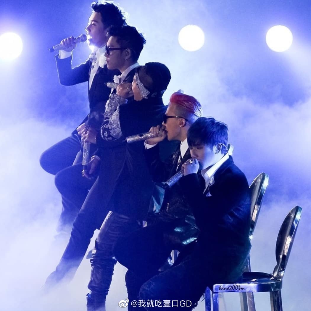 bbsupportteam's tweet photo. 👑 HASHTAG BOOST

Reply with any of your favourite songs of #BIGBANG 

📌RETWEET
📌REPLY (must include 3 words)
📌QUOTE
📌 INTERACT WITH EACH OTHER

USE THESE IN YOUR REPLY ⬇️

15 Years Making History
#15YearsWithBIGBANG 
@IBGDRGN  @Realtaeyang @ForvictoRi @YG_GlobalVIP 

Pic crd https://t.co/UBVfk9WlgZ