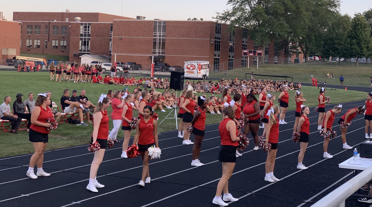 CF_Booster's tweet image. #TigerPride #FallKickOff - more pictures at: facebook.com/CedarFallsBoos…