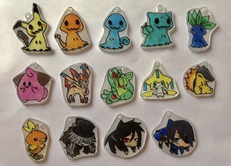 珠雨 クリスマス企画開催中 Pokepopopopo 鞄につけるの良さそうですね セリアの色鉛筆でも書けるプラ板 半透明ですが 結構良かったですよ ﾉ キャラの枠だけマジック使用してます T Co Sh26r1fwdj Twitter