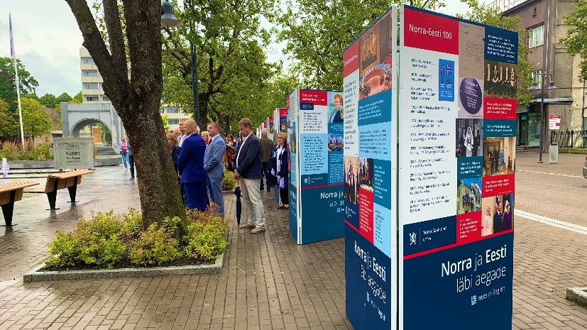 Opening the 🇪🇪🇳🇴 exhibition at Iseseisvuse väljak in Parnu <a href="/ParnuPostimees/">Pärnu Postimees</a> <a href="/parnuKolledz/">TÜ Pärnu kolledž</a> <a href="/visitparnu/">Visit Pärnu</a> <a href="/EstembassyOslo/">Estonian Embassy in Norway</a> @vikenfk <a href="/NorwayinEstonia/">Marius Dirdal</a>